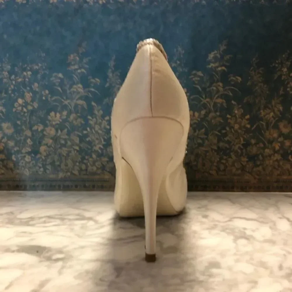 DSW x Disney Beaded Satin Cinderella Pumps Size 8.5